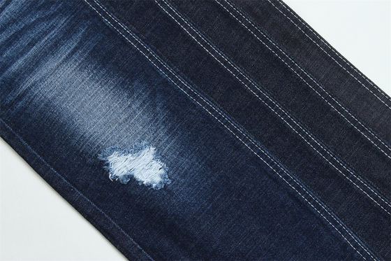 Tkanina dżinsowa barwiona w technologii Rope Dye, 100% bawełna, do klasycznych dżinsów męskich