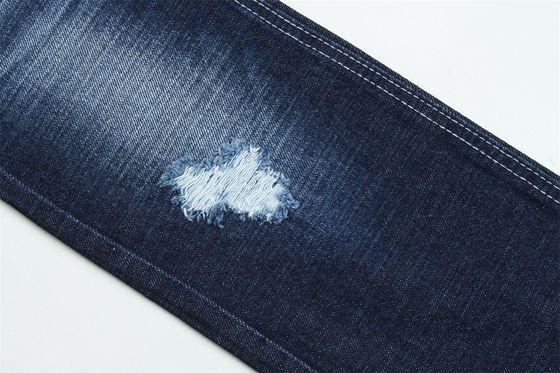 Tkanina dżinsowa barwiona w technologii Rope Dye, 100% bawełna, do klasycznych dżinsów męskich